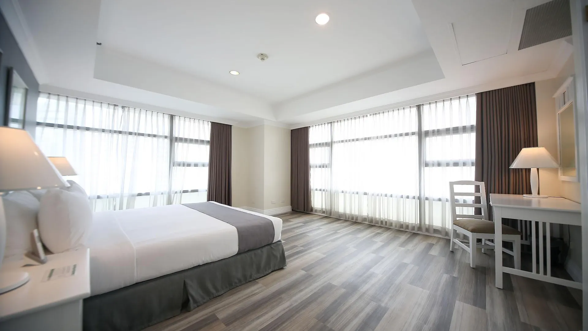 **** Hotel Infinity Tower Suites Makati City Philippines