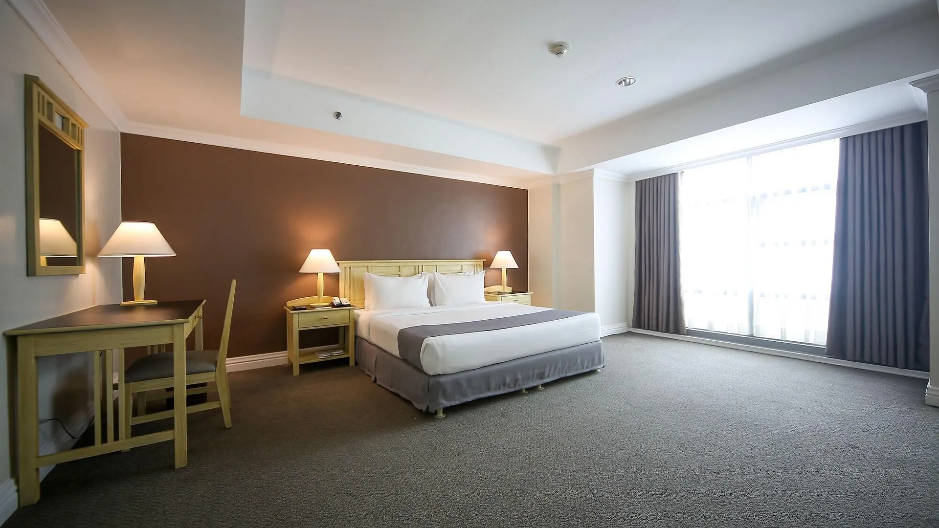 Infinity Tower Suites Makati City Hotel