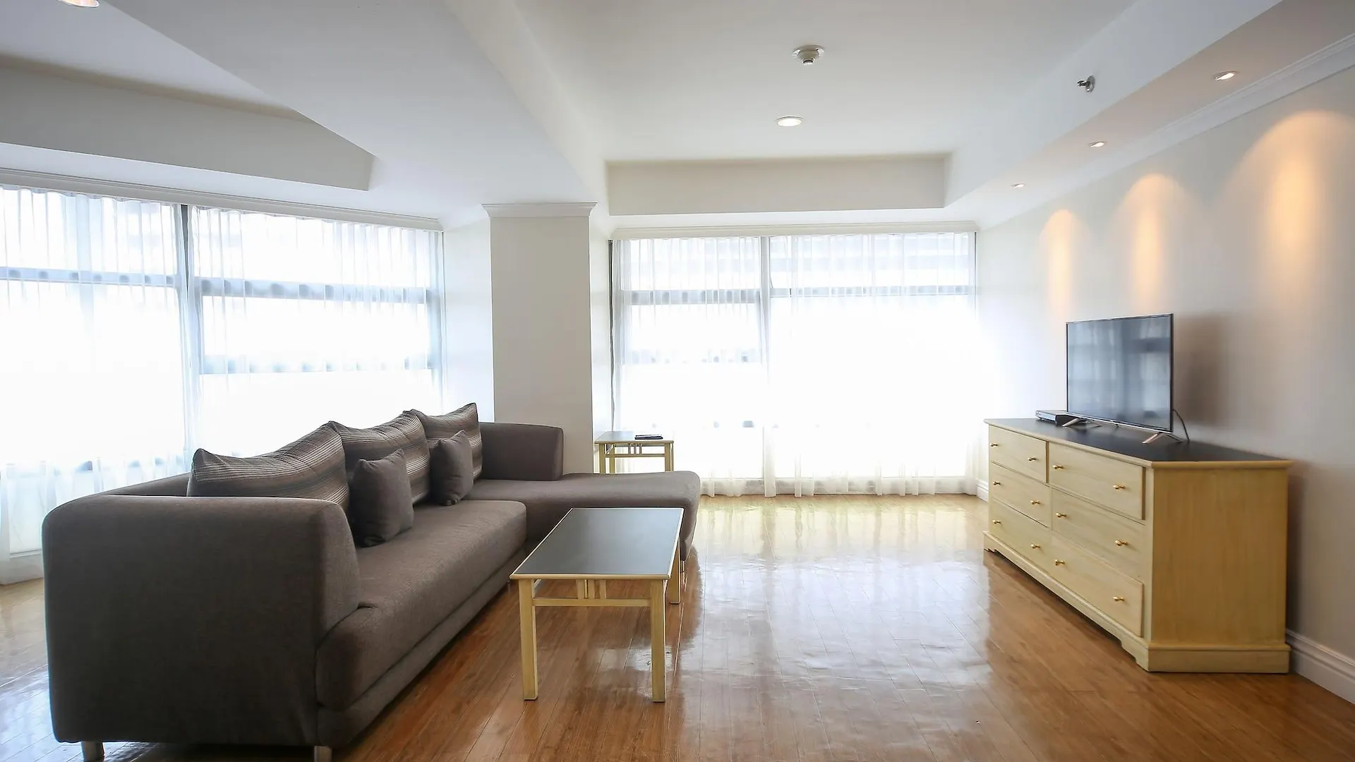 Infinity Tower Suites Makati City 4*,