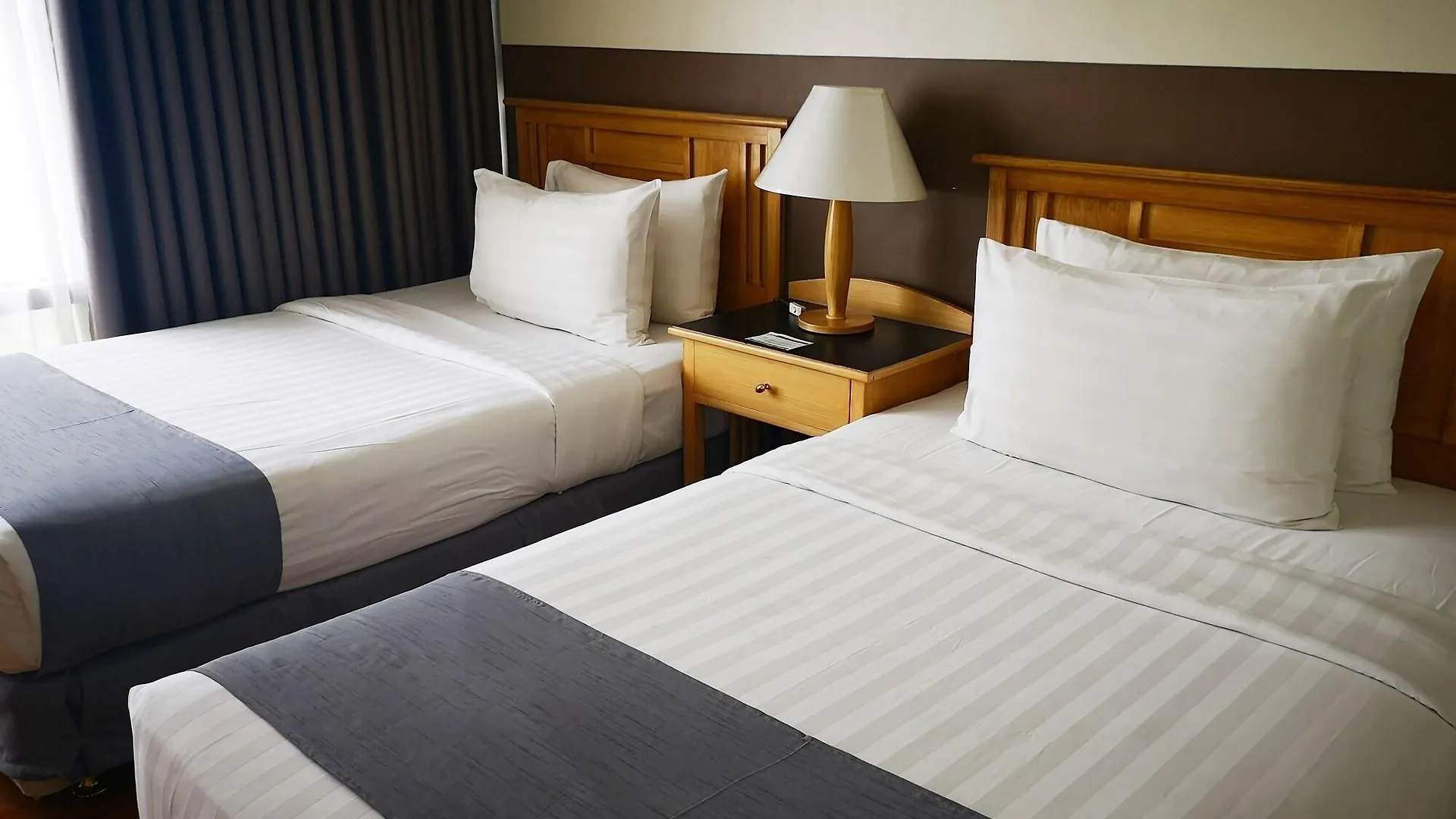 Infinity Tower Suites Makati City 4*,